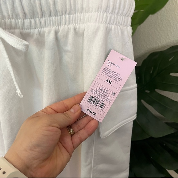 ✨ Wild Fable White Terry Cargo Shorts XXL | Comfy Utility Summer Shorts - Picture 4 of 7